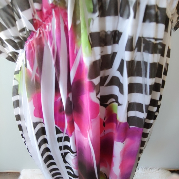 Mi Manchi Swim Cover up Size XL. - Picture 2 of 7